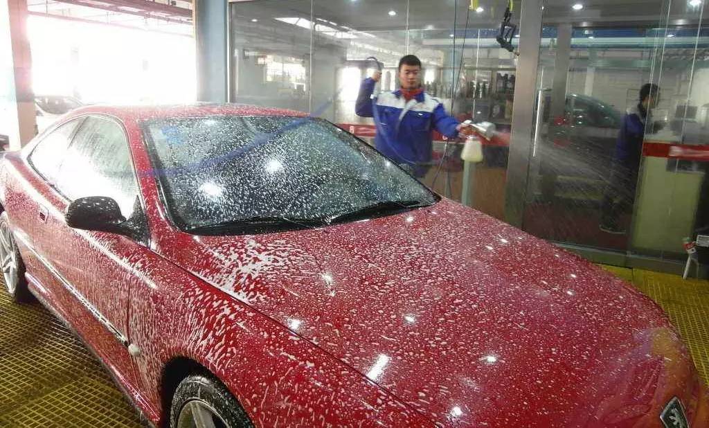 洗車成本高？汽車洗滌用消泡劑，讓你省水省利！