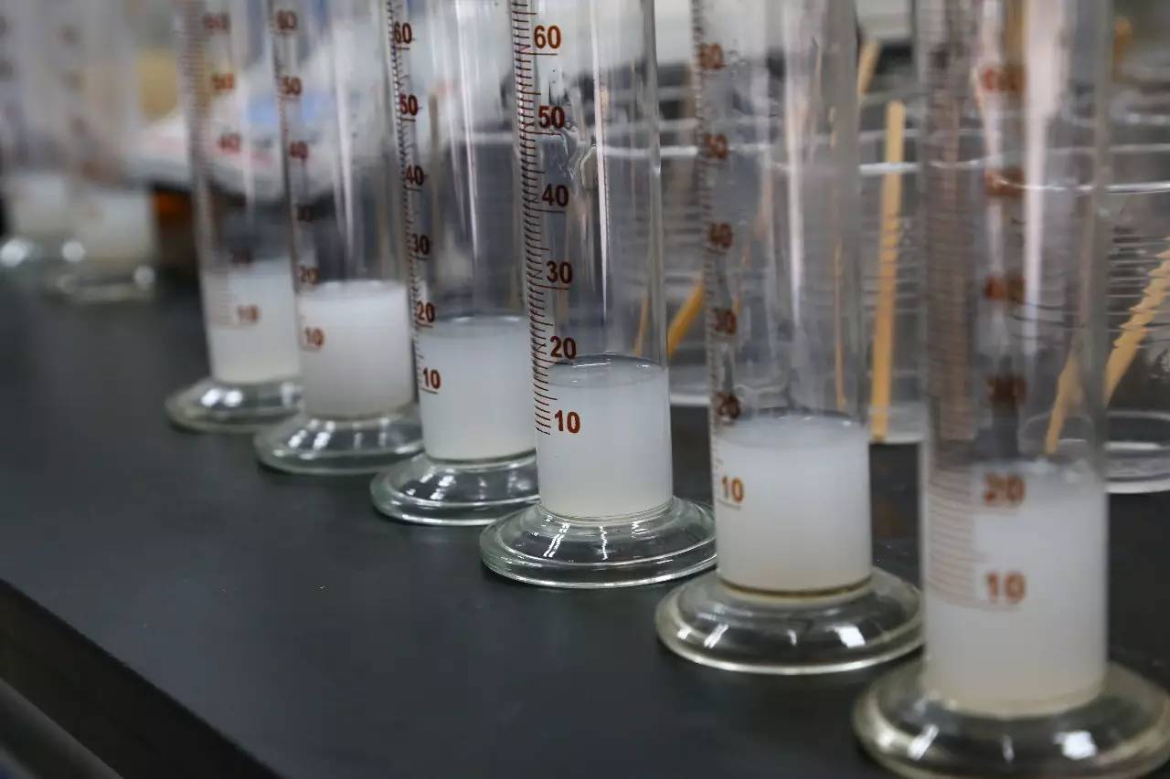 陶瓷印油有泡沫，就用中聯(lián)邦陶瓷印油用消泡劑