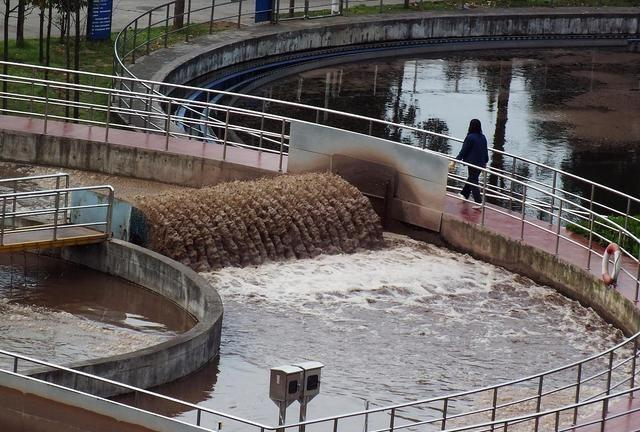 水處理消泡劑 直面造紙廠廢水起泡問(wèn)題