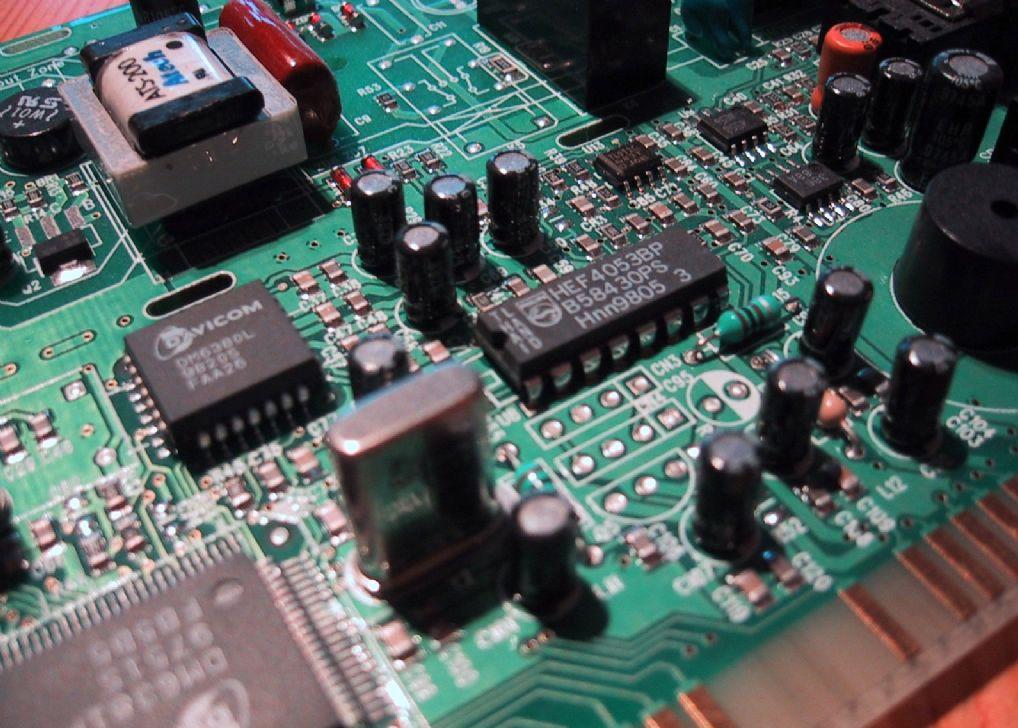 PCB污水消泡劑在線(xiàn)路板清洗中應(yīng)用